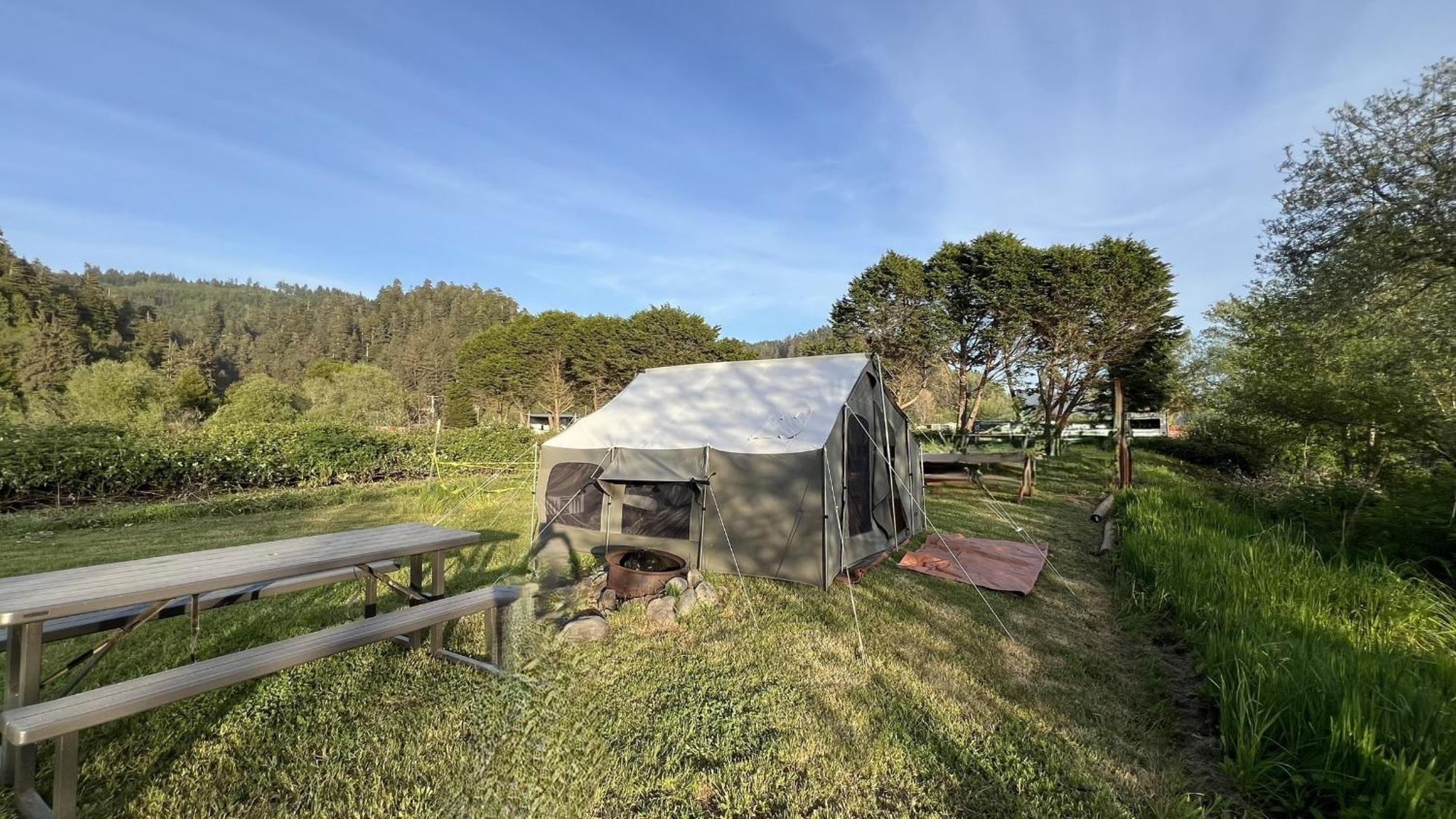Glamping Tent On The River Klamath Exteriér fotografie